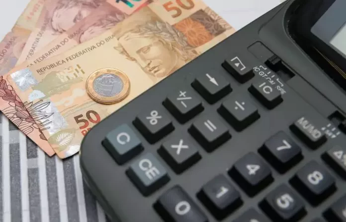 “Desenrola” renegociou R$ 35 bilhões em dívidas de 11,5 milhões de brasileiros, aponta balanço